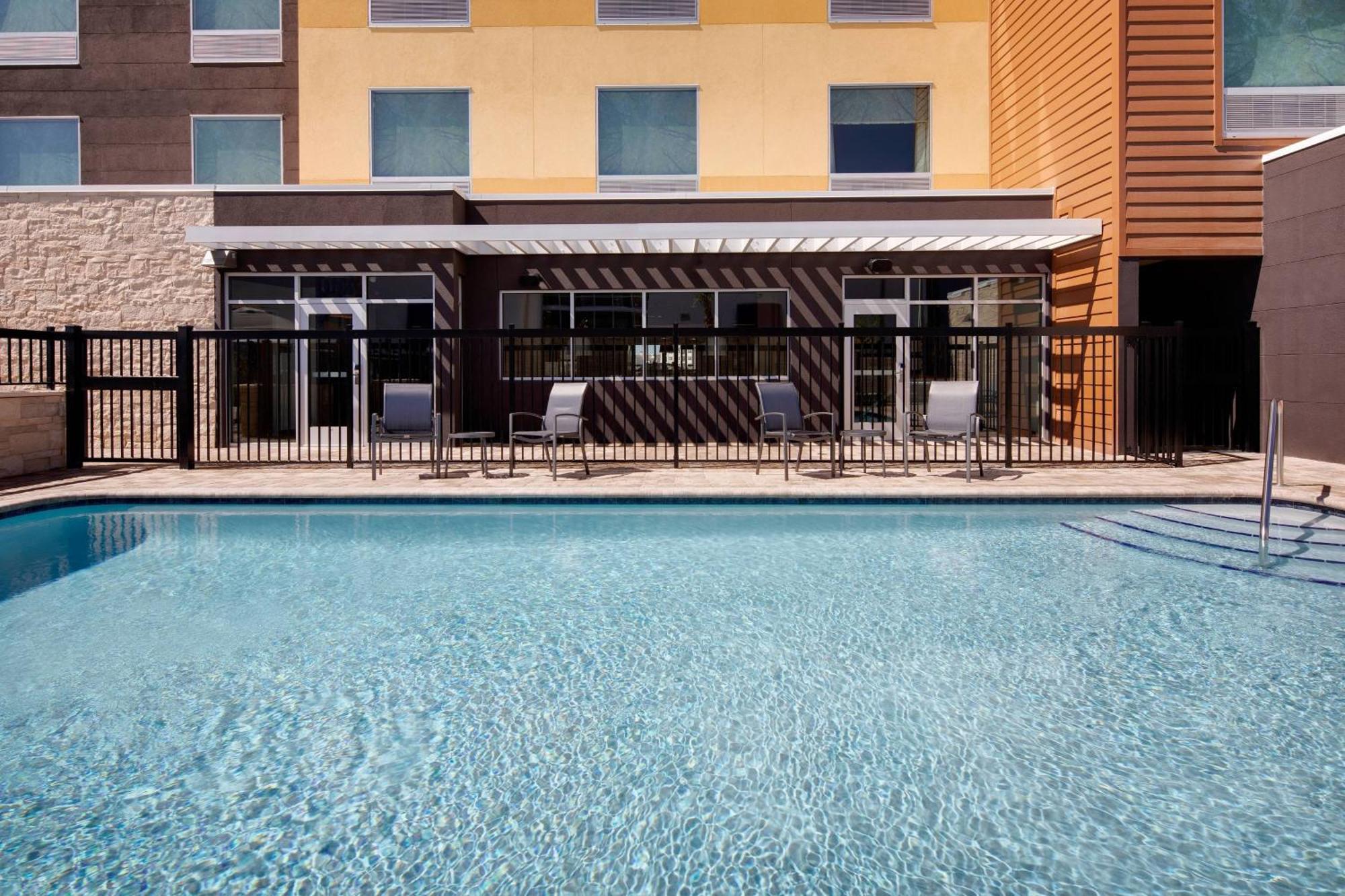 Fairfield Inn & Suites By Marriott Tampa Wesley Chapel Bagian luar foto